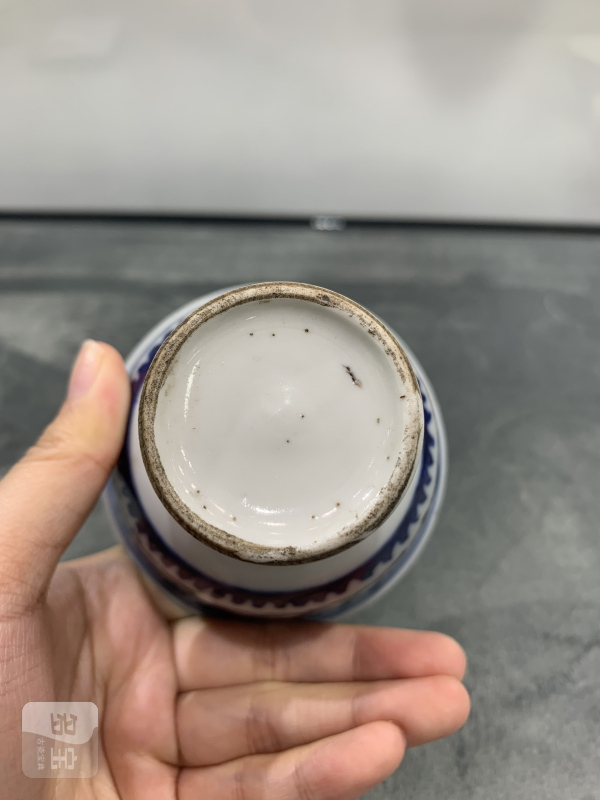 清乾隆青花缠枝花卉纹高足杯 - 图8